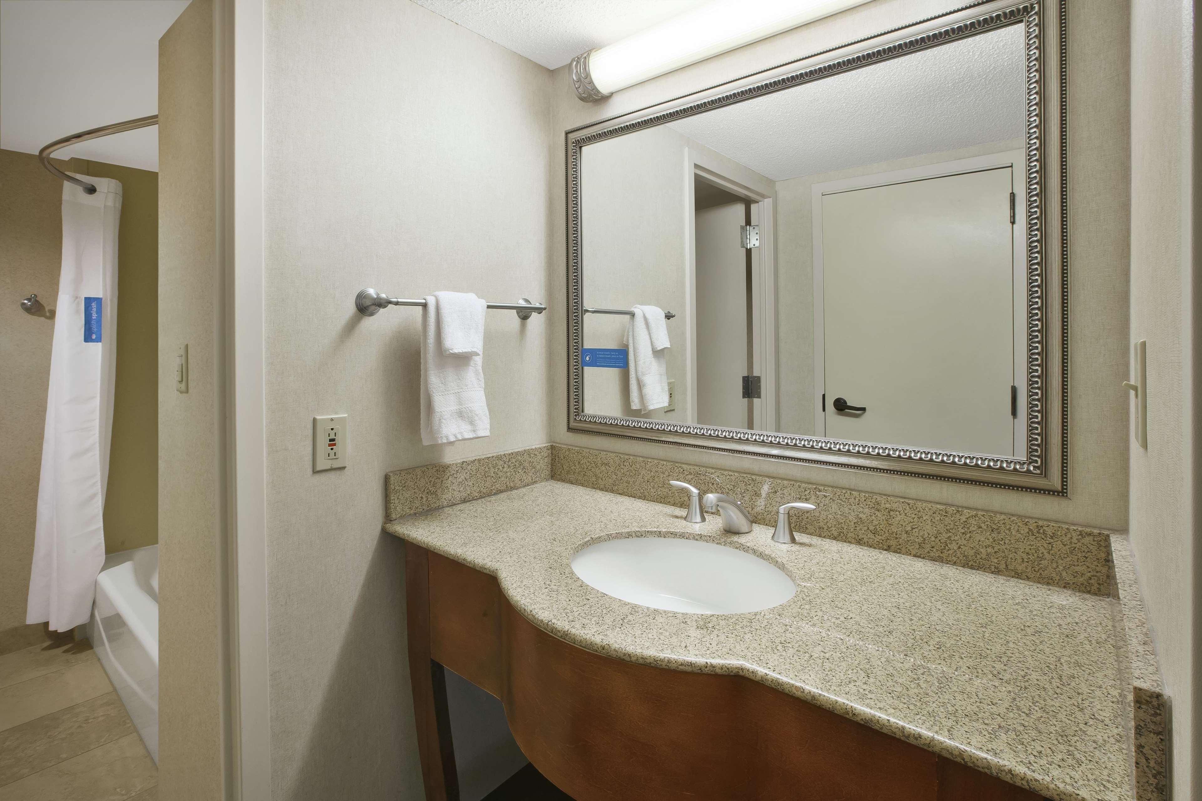 Hampton Inn Richmond-West Innsbrook Broad Meadows Ngoại thất bức ảnh